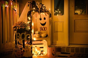 LAST-MINUTE HALLOWEEN DECORATIONS THAT MAKE A BIG DIFFERENCE